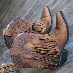 Womens Dingo Brown Distressed Hang Low Fringe Studded Boots D17441